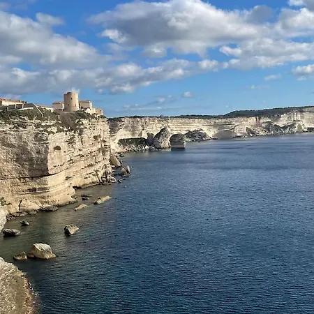 Superbe T2 Neuf Avec Parking Gratuit Bonifacio (Corsica)
